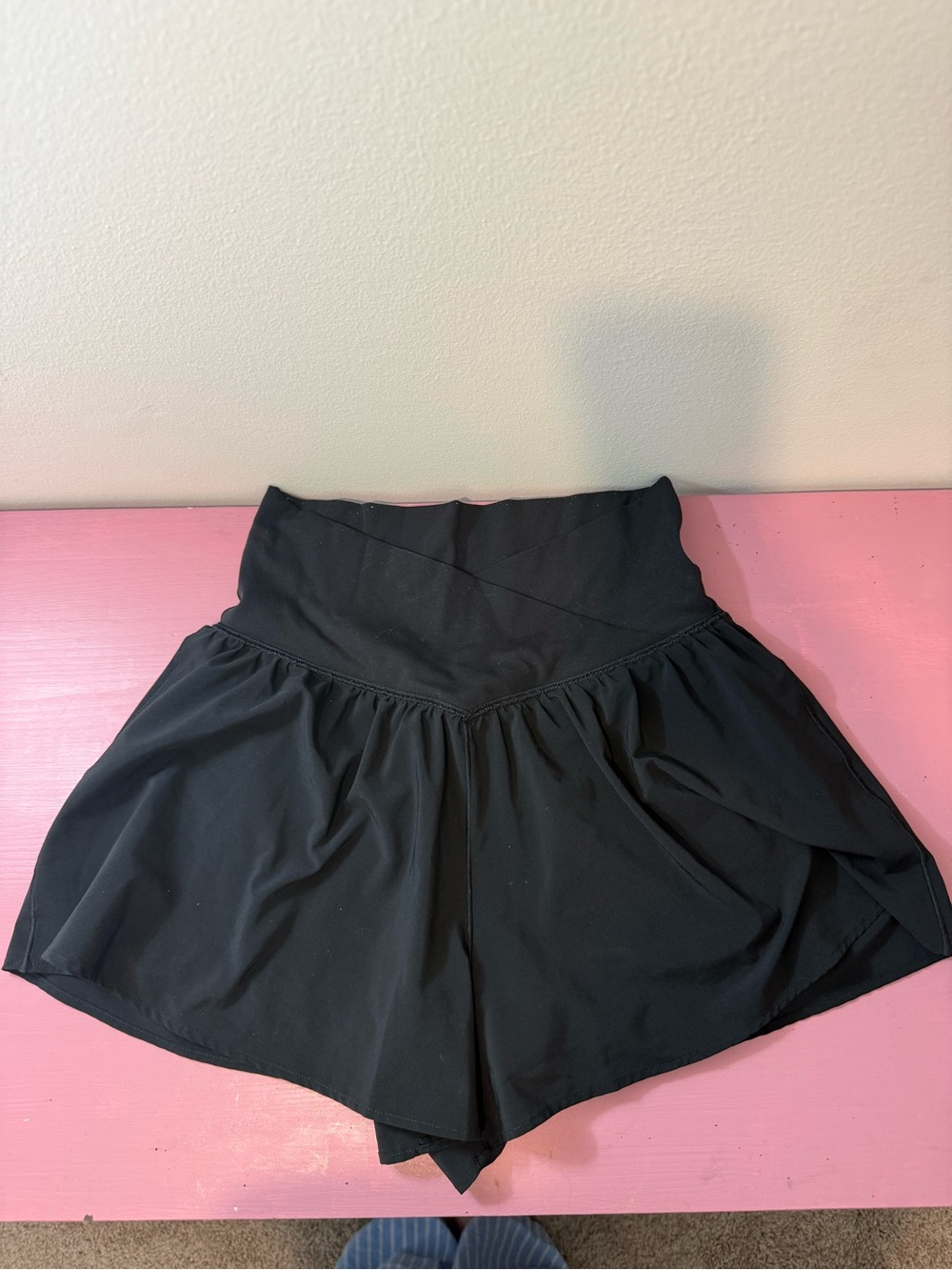 OFFLINE by Aerie Real Me Crossover Flowy black Shorts size S